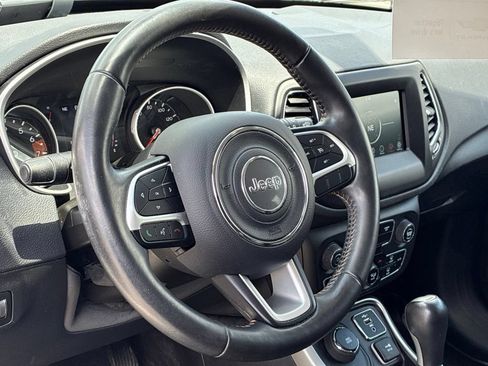 Used 2019 Jeep Compass Latitude AWD/4WD image 18