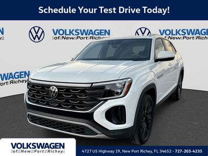 Used 2024 Volkswagen Atlas Cross Sport SE w/ Panoramic Sunroof Package