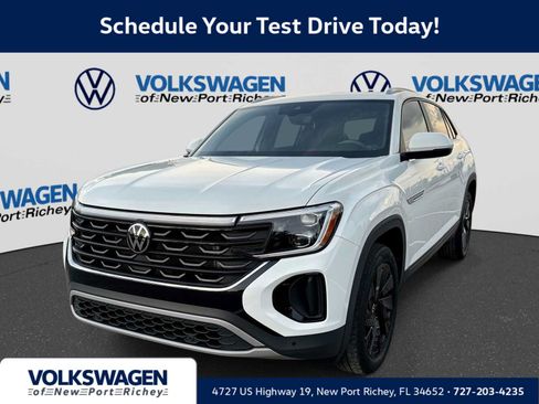 Used 2024 Volkswagen Atlas Cross Sport SE w/ Panoramic Sunroof Package FWD image 1