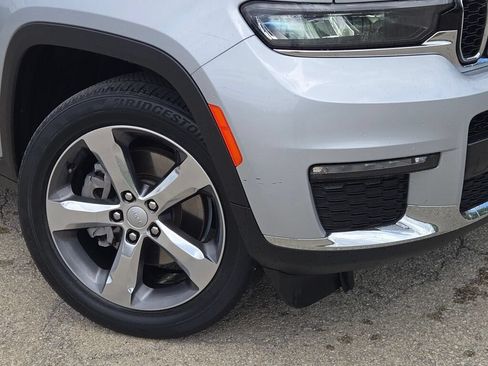 Used 2021 Jeep Grand Cherokee L Limited AWD/4WD image 3