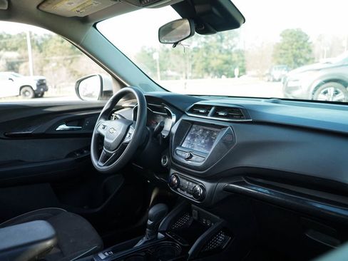 Used 2023 Chevrolet TrailBlazer LT FWD image 32
