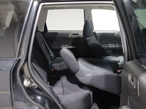 Used 2013 Subaru Forester 2.5X Premium w/ All-Weather Plus Pkg AWD/4WD image 20