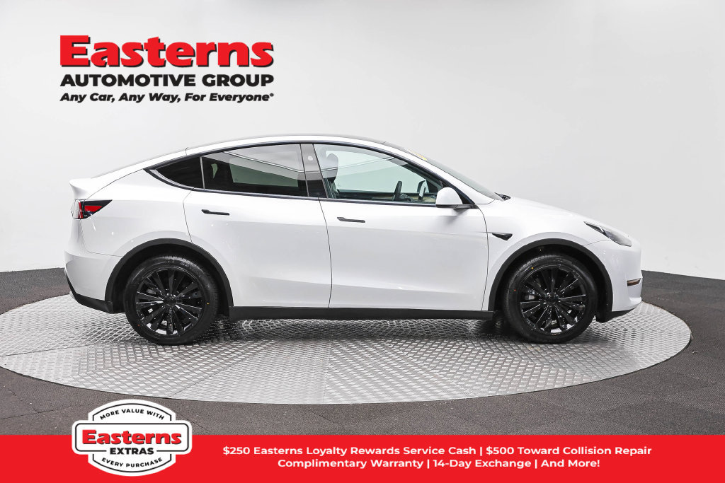 Used 2023 Tesla Model Y Long Range AWD/4WD image 5