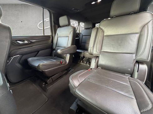 Used 2022 GMC Yukon XL Denali image 27