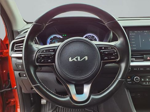 Used 2022 Kia Niro LXS image 10