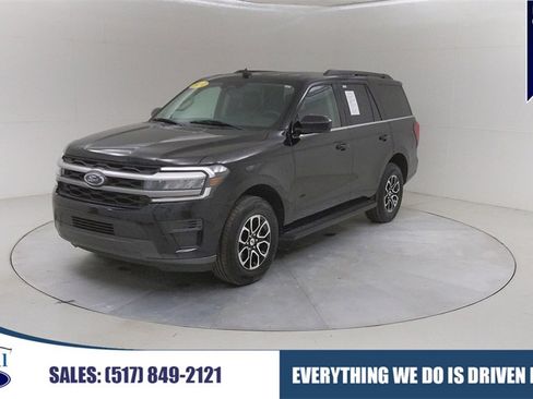 Certified 2024 Ford Expedition XLT image 1