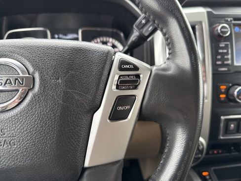 Used 2017 Nissan Titan SV image 31
