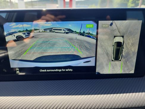 New 2025 Nissan Kicks SR image 16