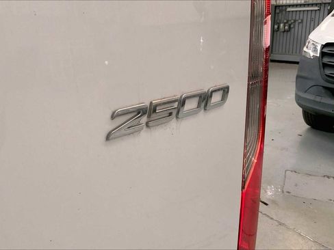 Used 2024 Mercedes-Benz Sprinter 2500 image 13