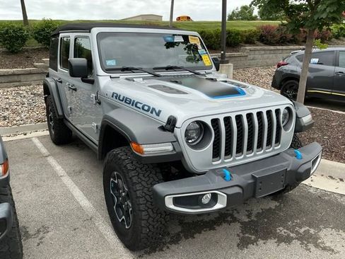 Used 2023 Jeep Wrangler Unlimited Rubicon 4xe w/ Cold Weather Group AWD/4WD image 4