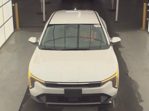 Certified 2025 Kia K4 EX FWD image 2