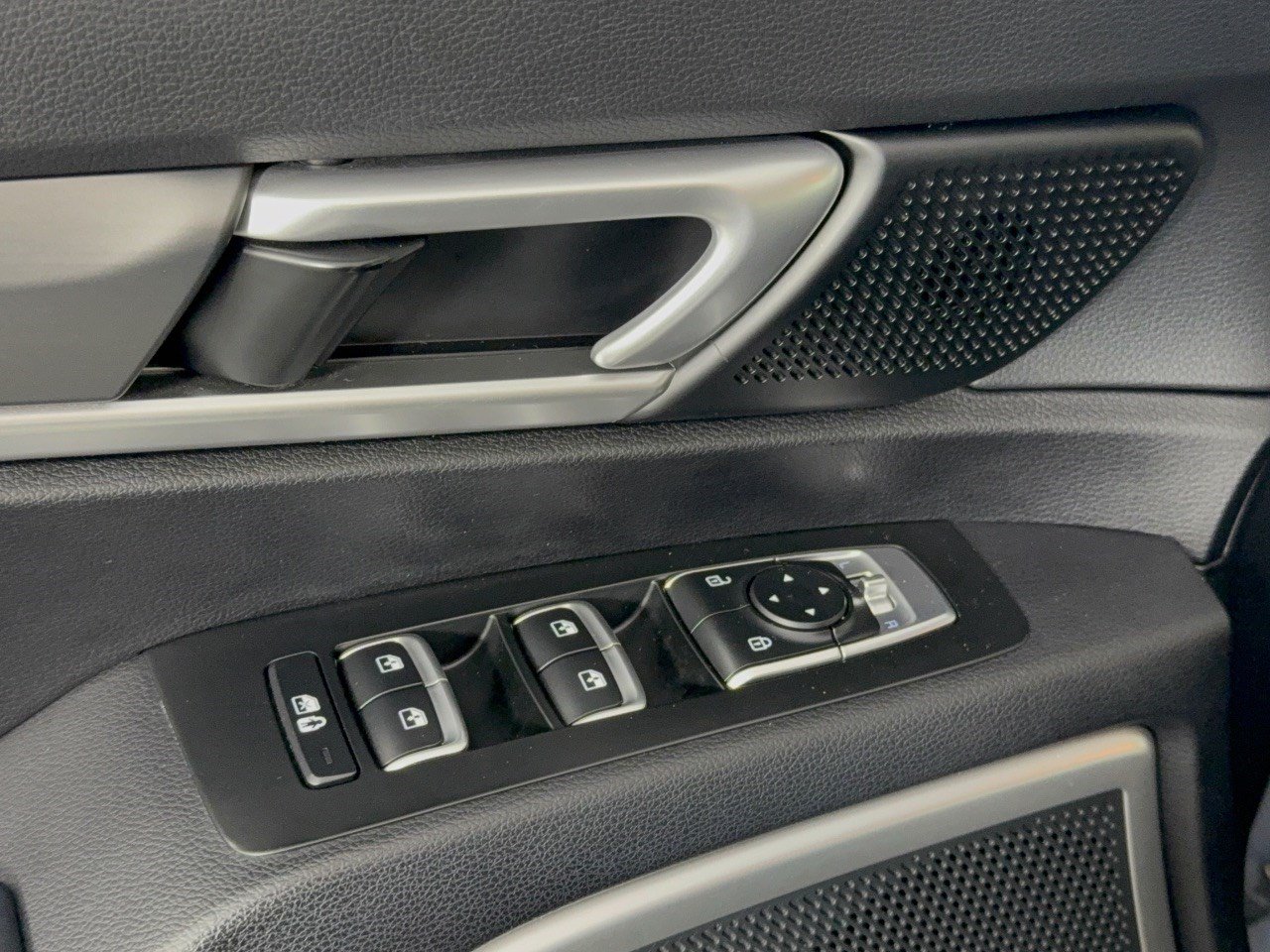 Used 2021 Kia Telluride LX AWD/4WD image 15