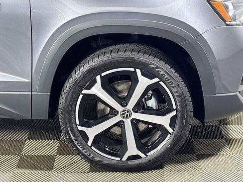 New 2025 Volkswagen Taos SEL image 24