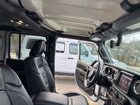 Used 2023 Jeep Wrangler Unlimited Sahara w/ Cold Weather Group AWD/4WD image 38