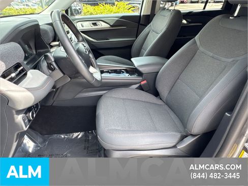 Used 2025 Ford Explorer Active RWD image 10