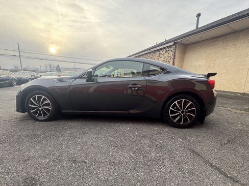 Used 2017 Subaru BRZ Limited w/ Popular Package #3 image 3