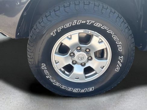 Used 2012 Toyota Tacoma 4x4 Double Cab w/ TRD Off-Road Pkg image 27