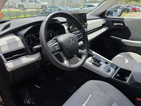 Used 2024 Mitsubishi Outlander SEL Black Edition FWD image 15