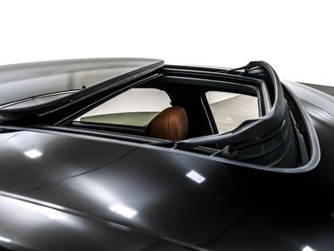 Used 2022 Audi e-tron Premium image 22