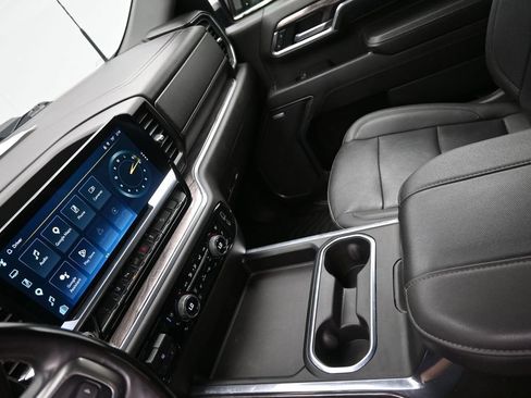 Used 2024 Chevrolet Silverado 2500 LTZ w/ LTZ Convenience Package AWD/4WD image 17