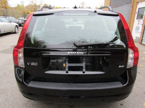 Used 2008 Volvo V50 2.4i image 10