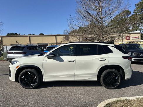 New 2026 Volkswagen Tiguan SE R-Line FWD image 23