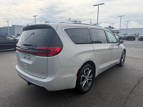 Used 2021 Chrysler Pacifica Pinnacle AWD/4WD image 5