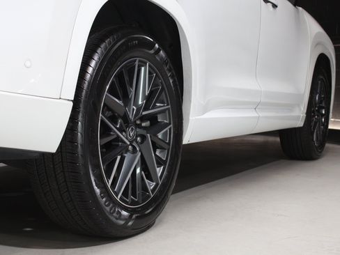 Used 2024 Lexus TX 350 FWD w/ Captains Chair Package image 18