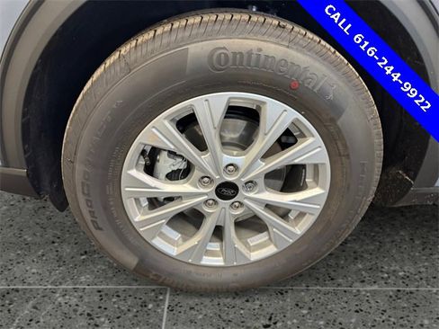 Used 2025 Ford Escape Active w/ Tech Pack #1 image 9