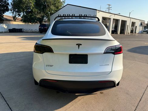 Used 2024 Tesla Model Y Performance AWD/4WD image 10