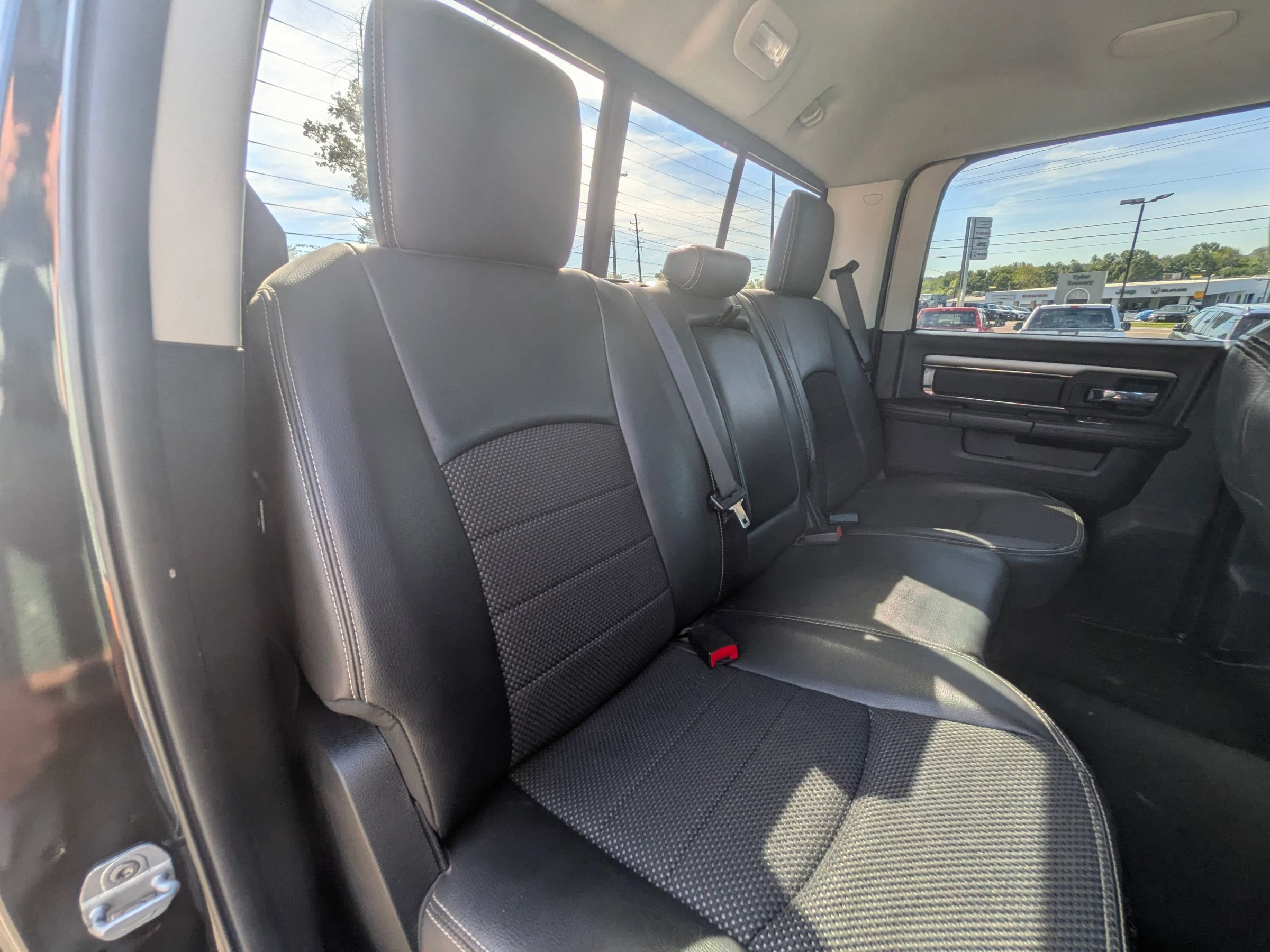 Used 2014 RAM 1500 Sport w/ Convenience Group AWD/4WD image 39