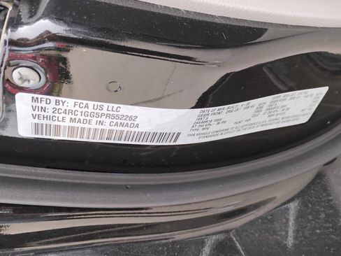 Used 2023 Chrysler Pacifica Limited image 12