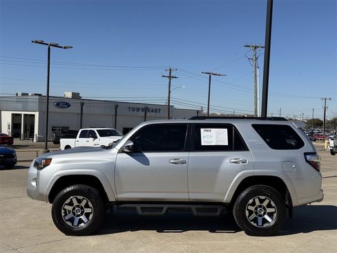 Used 2019 Toyota 4Runner TRD Off-Road image 3