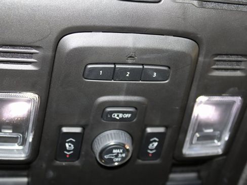 Used 2022 GMC Yukon XL Denali w/ Denali Premium Package image 36