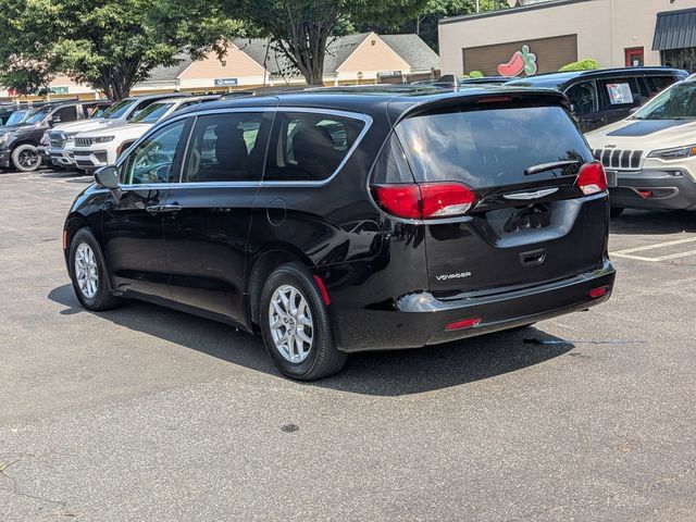 Certified 2024 Chrysler Voyager LX FWD image 5
