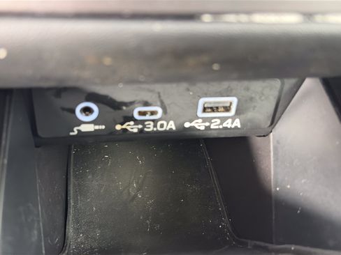 Used 2023 Subaru Outback Limited AWD/4WD image 25