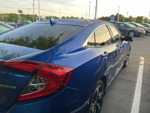 Used 2016 Honda Civic Touring image 5