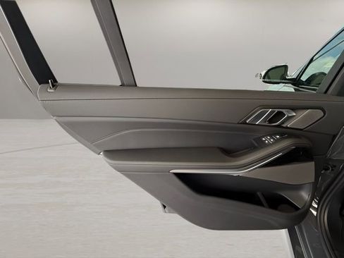 Certified 2026 BMW X7 xDrive40i w/ M Sport Package image 28