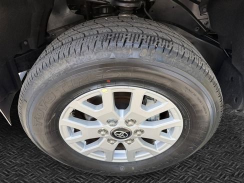 Certified 2026 Toyota Tacoma SR5 AWD/4WD image 11