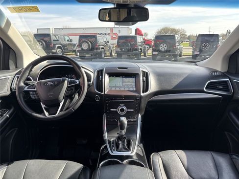 Used 2018 Ford Edge Titanium w/ Equipment Group 302A AWD/4WD image 29