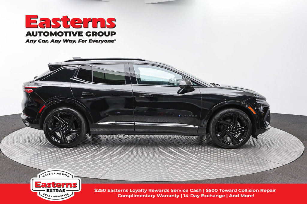 Used 2024 Chevrolet Equinox EV RS FWD image 5