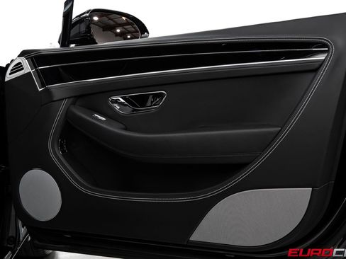 Used 2020 Bentley Continental GT V8 image 24