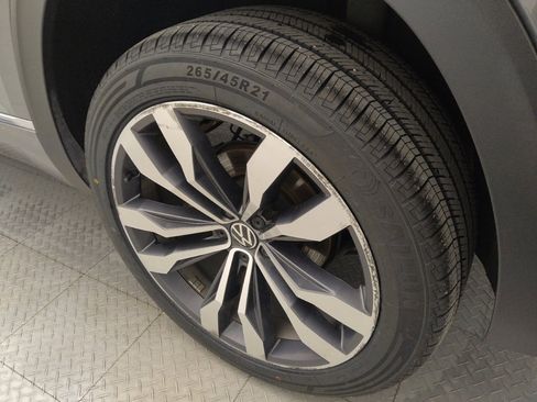 Used 2021 Volkswagen Atlas Cross Sport SEL Premium w/ Cross Sport MDO Package image 31