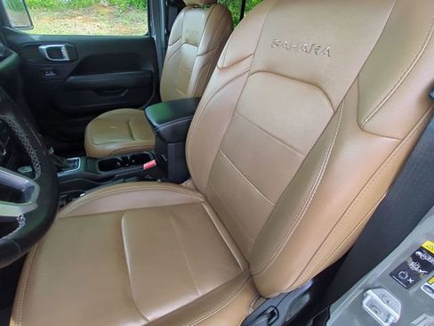 Used 2023 Jeep Wrangler Unlimited Sahara w/ Cold Weather Group image 27