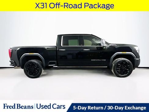 Used 2025 GMC Sierra 2500 Denali Ultimate image 10