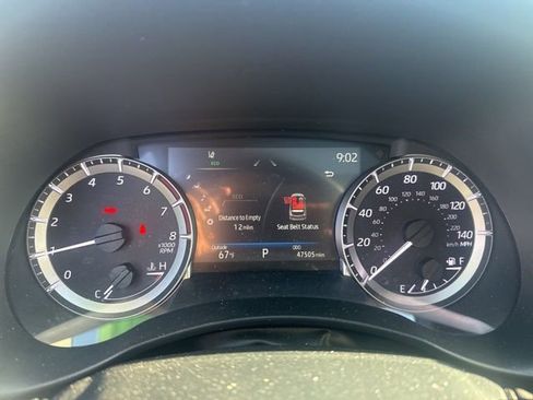 Used 2023 Toyota Highlander XLE image 15