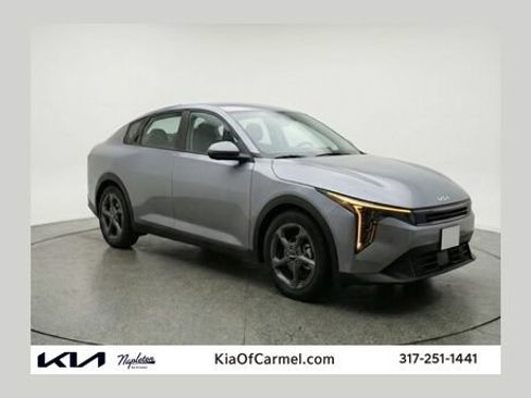 Used 2025 Kia K4 FWD image 1