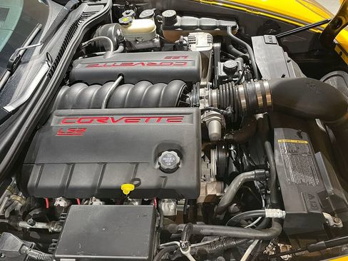 Used 2005 Chevrolet Corvette Convertible w/ Preferred Equipment Group RWD image 22