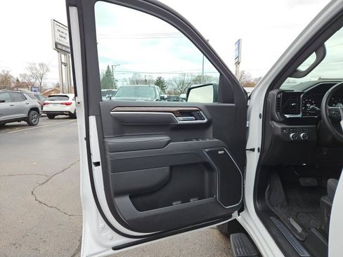 Used 2025 GMC Sierra 1500 Elevation w/ Preferred Package image 23