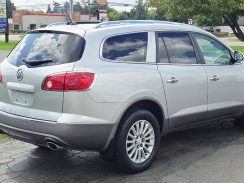 Used 2011 Buick Enclave CXL FWD image 6